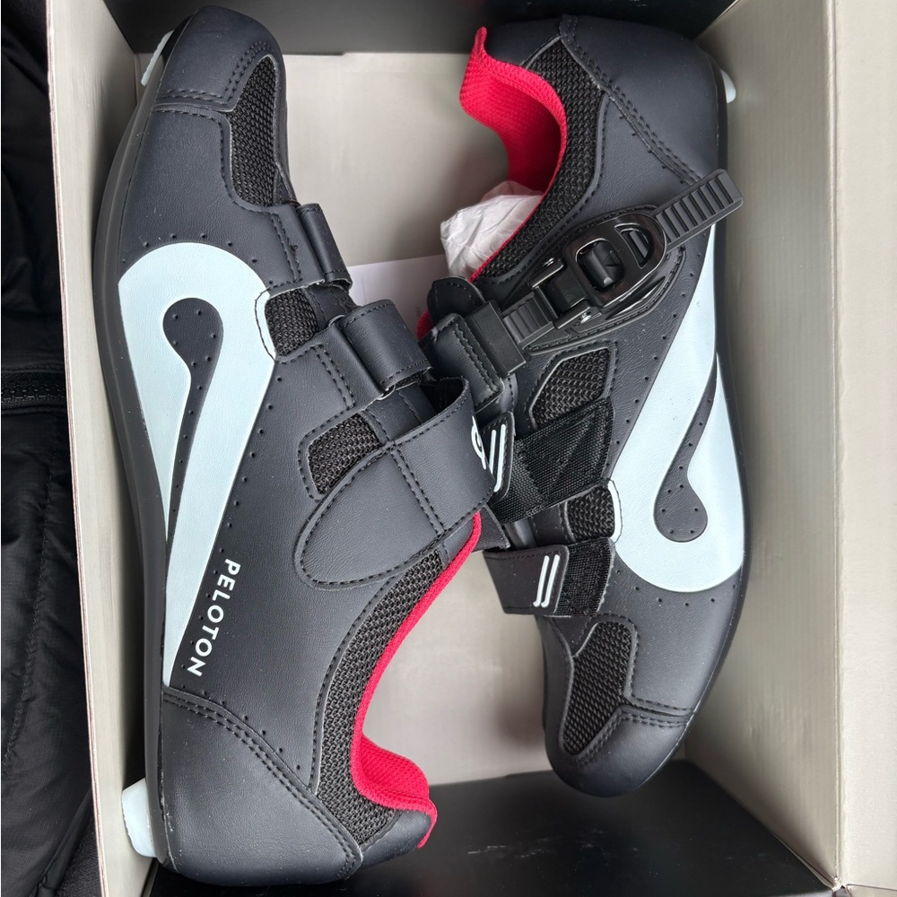 Brand new Peloton Cycling Shoes Men’s size 10.5 (eu 44)